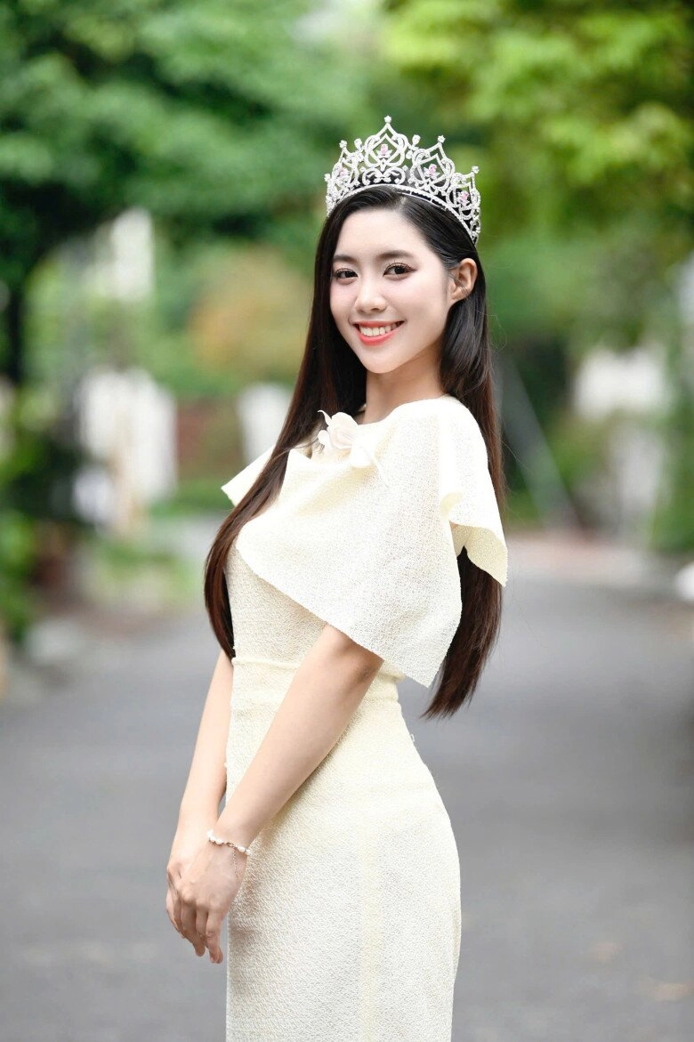 Gu ăn mặc của á hậu việt nam là thiếu úy quân đội thanh lịch chuẩn mực và đậm dấu ấn nữ quân nhân đáng tự hào - 5