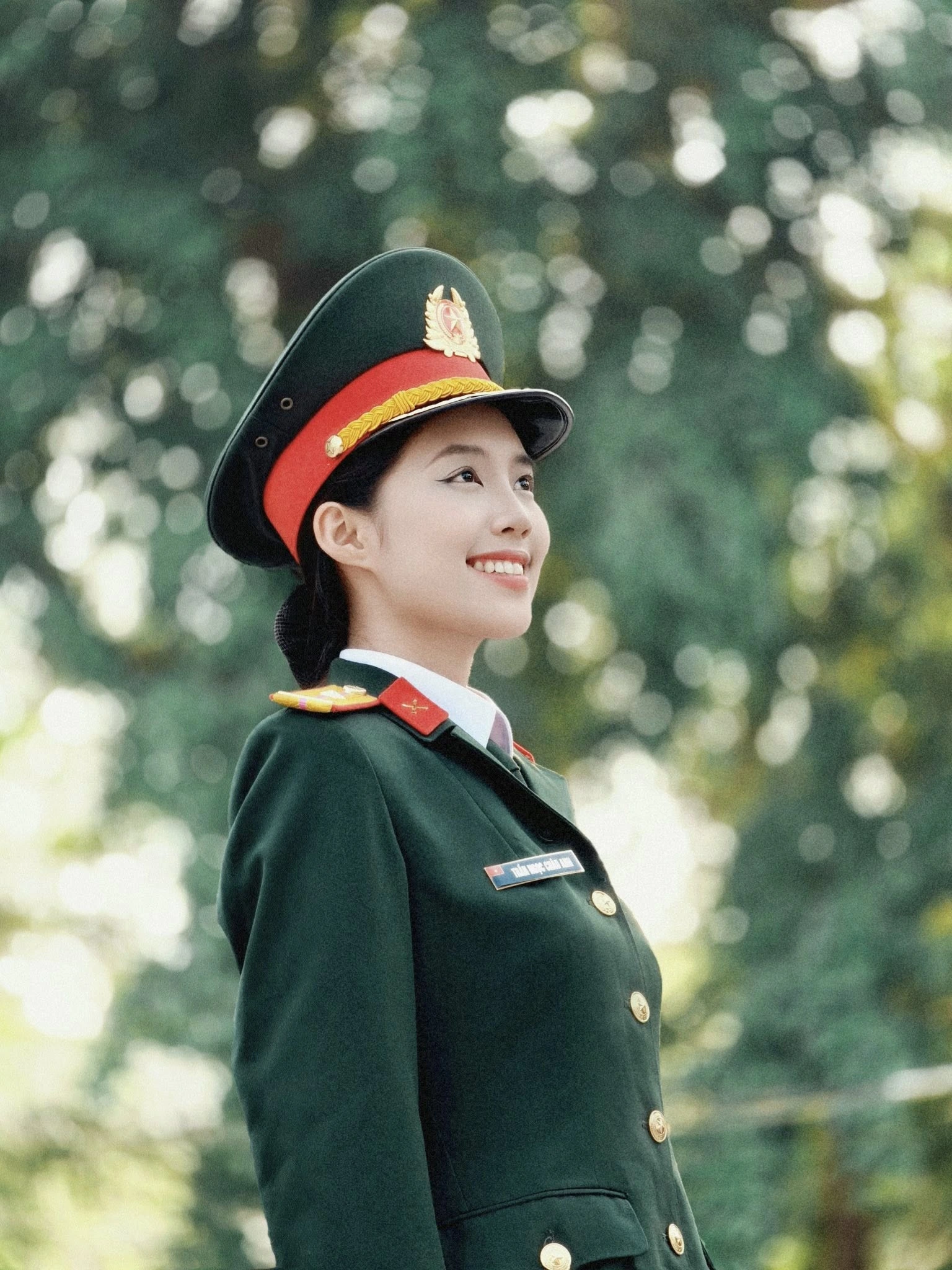 Gu ăn mặc của á hậu việt nam là thiếu úy quân đội thanh lịch chuẩn mực và đậm dấu ấn nữ quân nhân đáng tự hào - 10