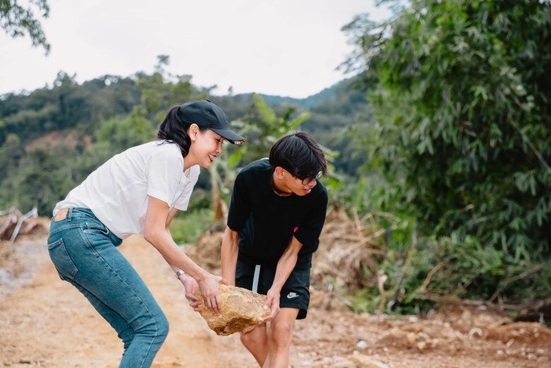Hà kiều anh dự sự kiện danh giá bậc nhất nước anh khoe quý tử 17 tuổi lịch lãm hiện đã cao vượt mẹ - 7