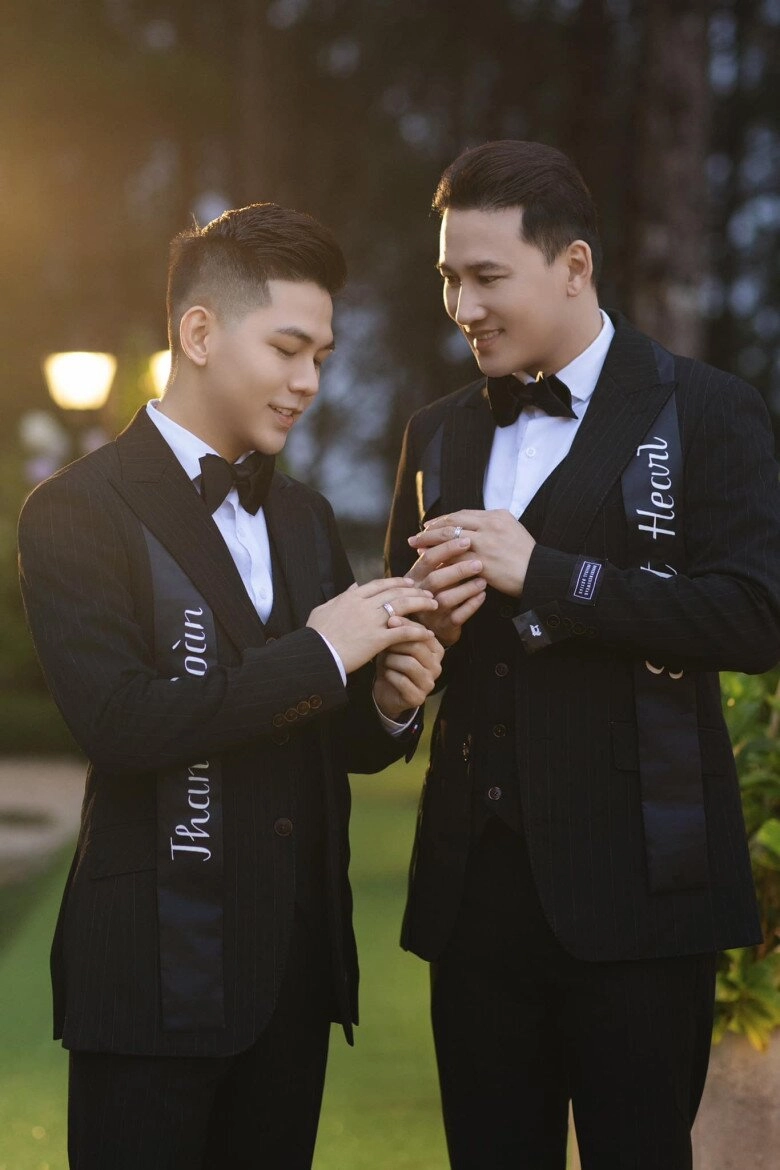 Hà trí quang công bố ngày tổ chức đám cưới với bạn đời đồng giới thanh đoàn vợ chồng việt hương làm chủ hôn - 2