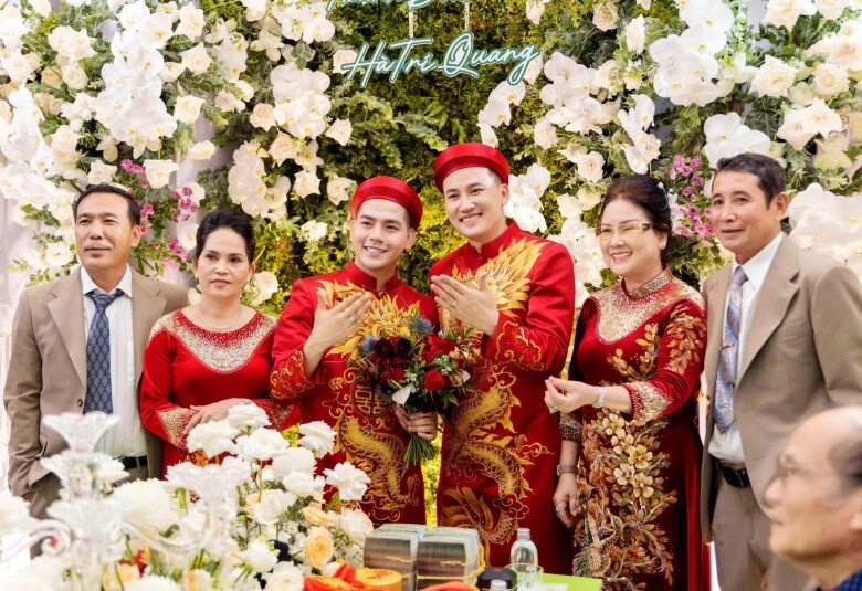 Hà trí quang được thanh đoàn tặng vòng cổ kim cương ngọt ngào thân mật với bạn đời trong ngày sinh nhật - 9