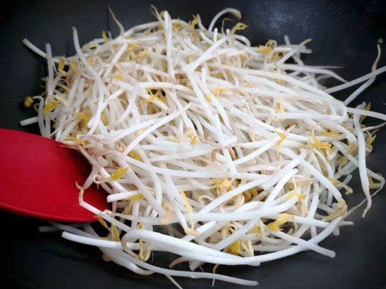 Hai rau này xào với nhau vừa dễ làm lại bổ gan tráng dương ăn mùa hè cũng thanh mát - 2