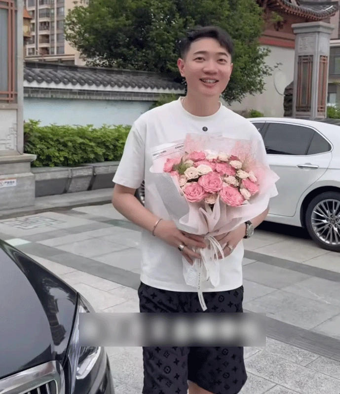 Hè nào cũng đón 10 cháu về nhà chăm sóc người đàn ông giàu có bị bạn gái từ hôn lý do rất thấm thía - 6