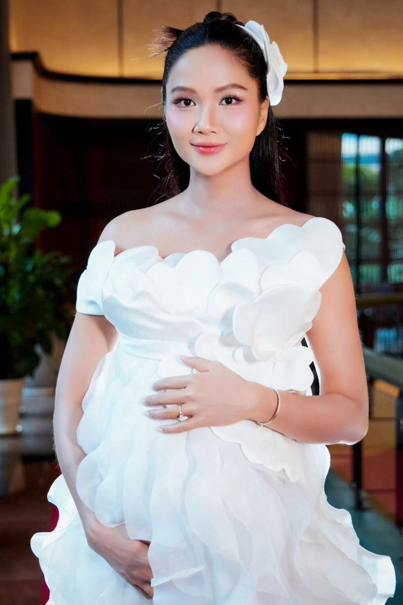 Hhen niê và tuyết lan đọ sắc vóc mẹ bầu sành điệu nhất showbiz việt - 5