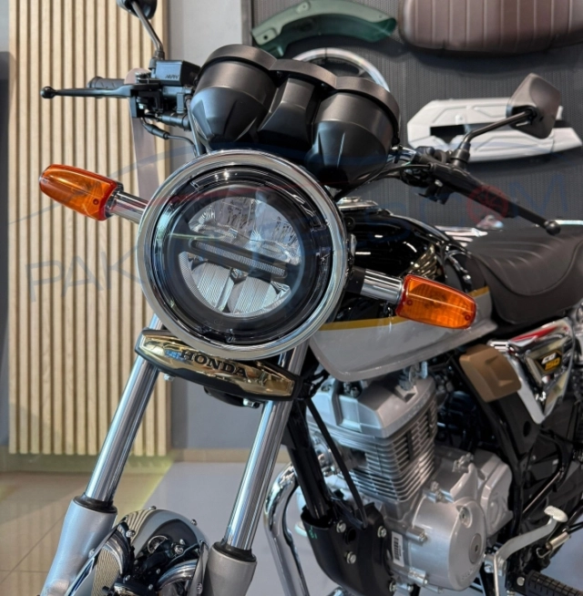 Hình ảnh chi tiết của honda cg150 2025 tại đại lý - xe cổ điển thì phải thế - 3