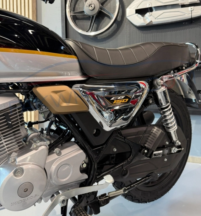 Hình ảnh chi tiết của honda cg150 2025 tại đại lý - xe cổ điển thì phải thế - 6