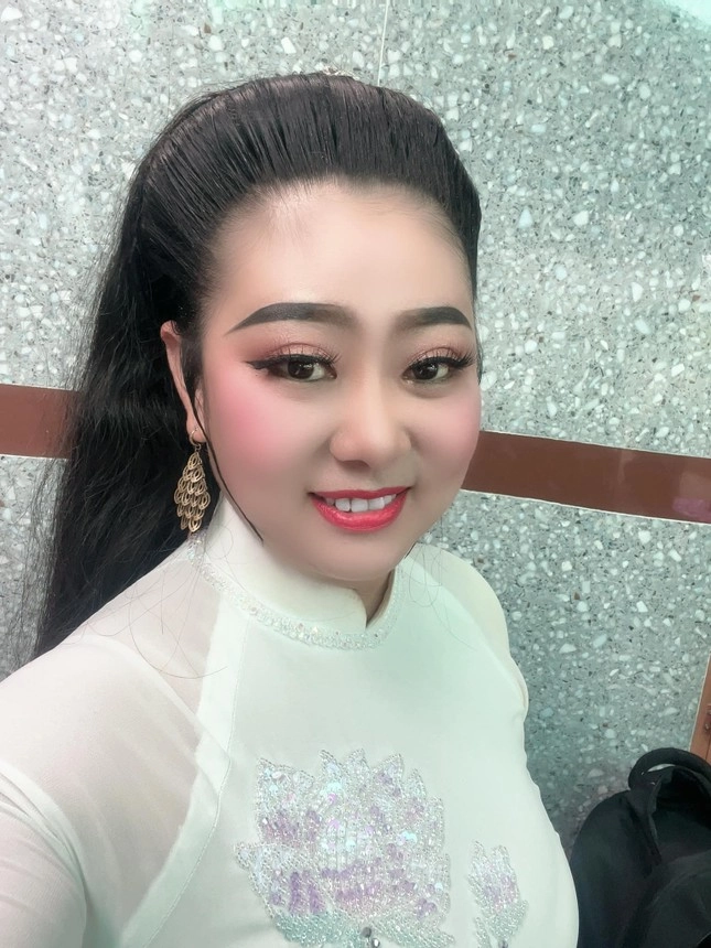 Hình ảnh cuối của nghệ sĩ lê phương trước khi qua đời trên đường đi diễn - 3