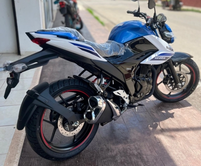 Hình ảnh thực tế của suzuki gixxer fi 150 abs modelo 2026 ở đại lý giá quy đổi khoảng 58 triệu vnđ - 1