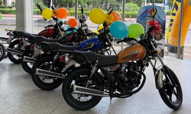 Hình ảnh thực tế của suzuki gn125 abs 2025 vừa có mặt tại đại lý cổ điển nhưng không lỗi thời - 3