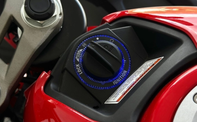 Hình ảnh thực tế của suzuki gsx-r150 modelo 2026 với phanh abs 2 kênh vừa lên kệ tại các đại lý - 7