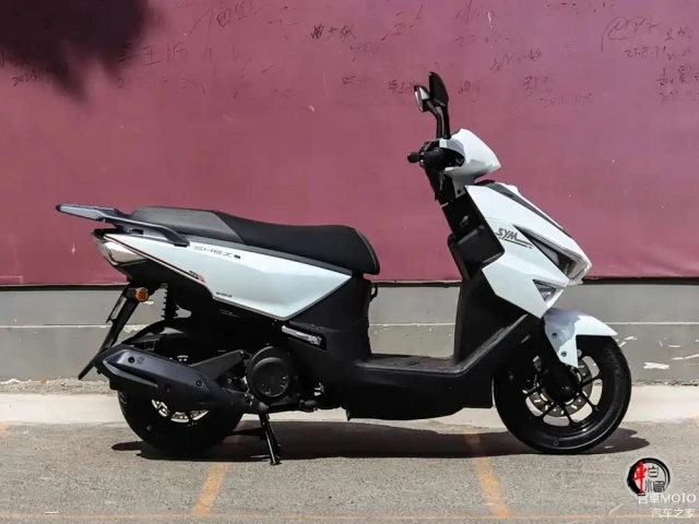 Hình ảnh thực tế của sym shex125 đối thủ nặng ký honda lead có giá bán chỉ khoảng 35 triệu đồng - 3