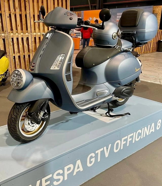 Hình ảnh thực tế của vespa gtv 310 phiên bản đặc biệt 2025 officina 8 cực kỳ đẹp - 2