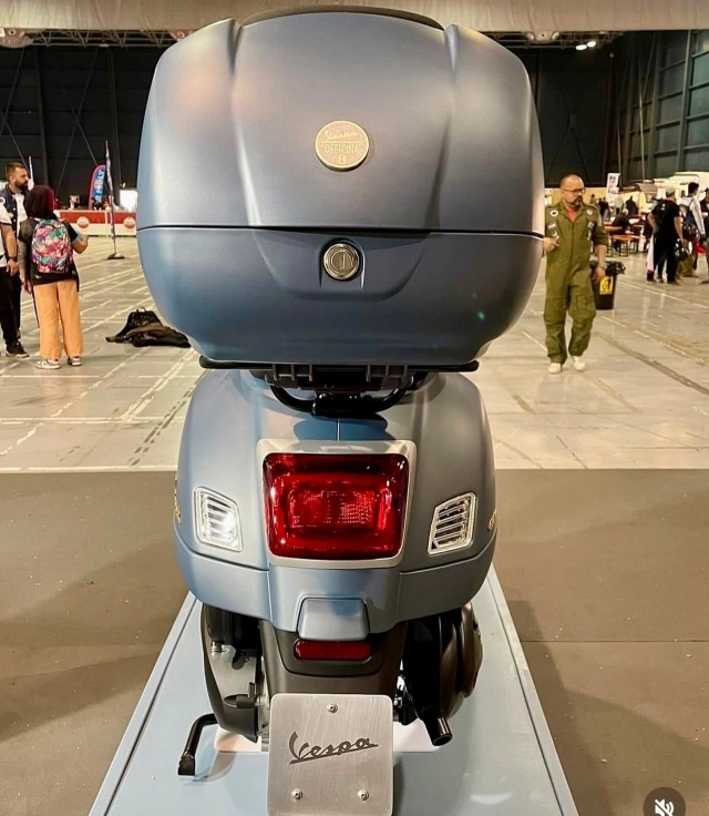 Hình ảnh thực tế của vespa gtv 310 phiên bản đặc biệt 2025 officina 8 cực kỳ đẹp - 11