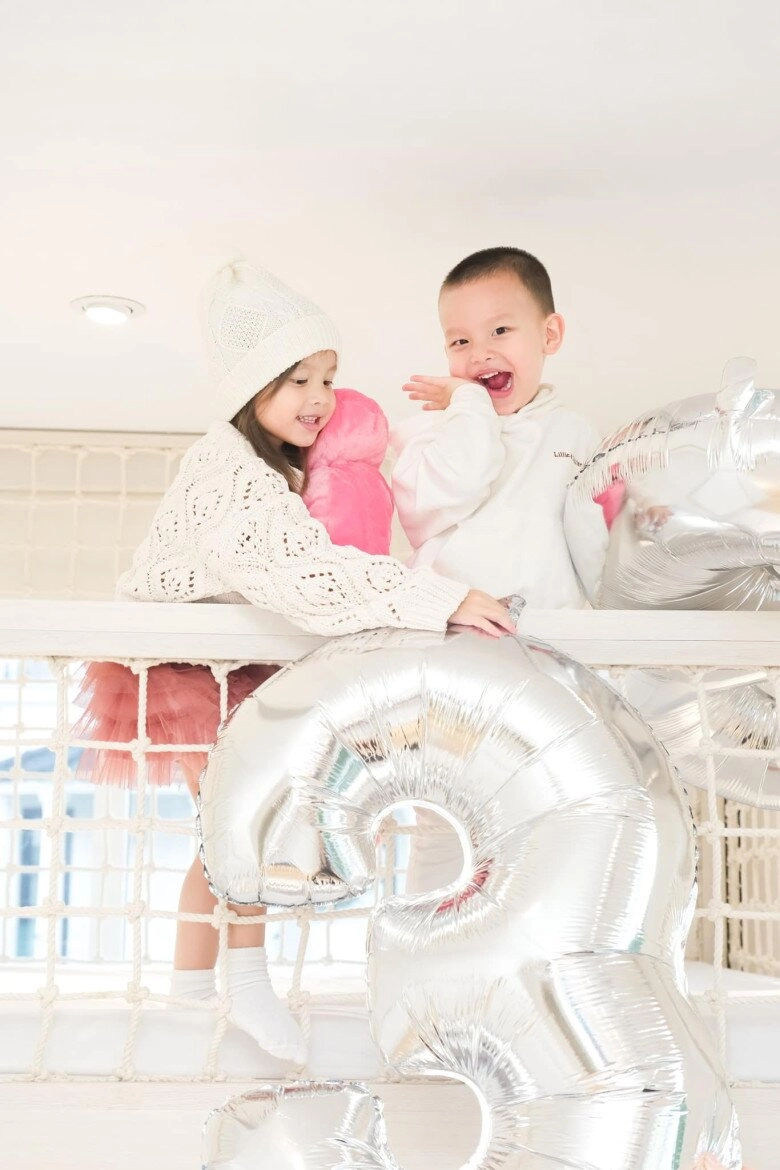 Hồ ngọc hà hạnh phúc khoe ái nữ đạt kpi 4 tuổi biết đọc viết lisa không hổ danh là con gái nữ hoàng giải trí - 15