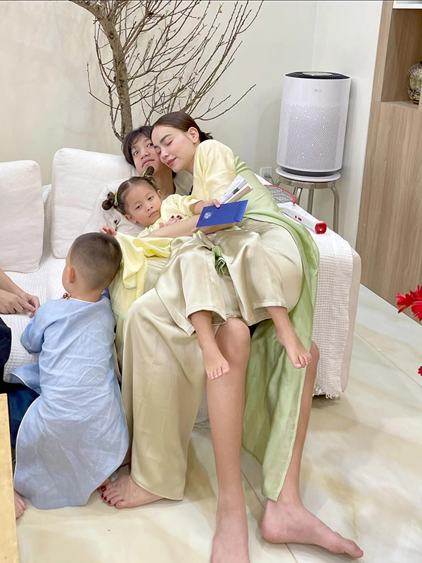 Hồ ngọc hà khoe bờ vai rộng vững chãi của subeo tiết lộ con trai sắp đi xa mẹ sẽ nhớ mỗi ngày - 10