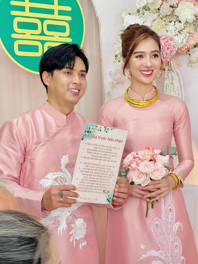 Hồ quang hiếu chuẩn bị đón con đầu lòng với vợ kém 17 tuổi cao 1m8 hạnh phúc trong biệt thự 23 tỷ đồng - 5