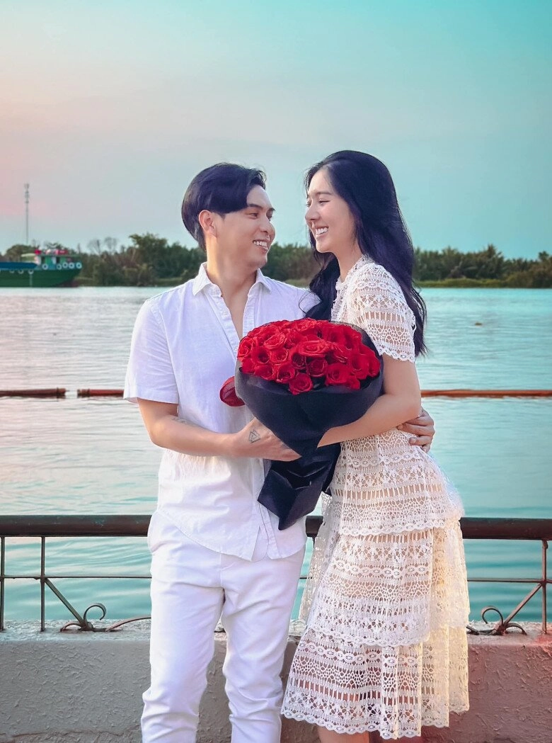 Hồ quang hiếu chuẩn bị đón con đầu lòng với vợ kém 17 tuổi cao 1m8 hạnh phúc trong biệt thự 23 tỷ đồng - 13