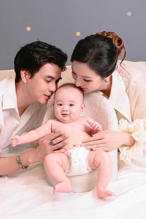 Hồ quang hiếu sống sang chảnh có vợ đẹp con kháu khỉnh - 10