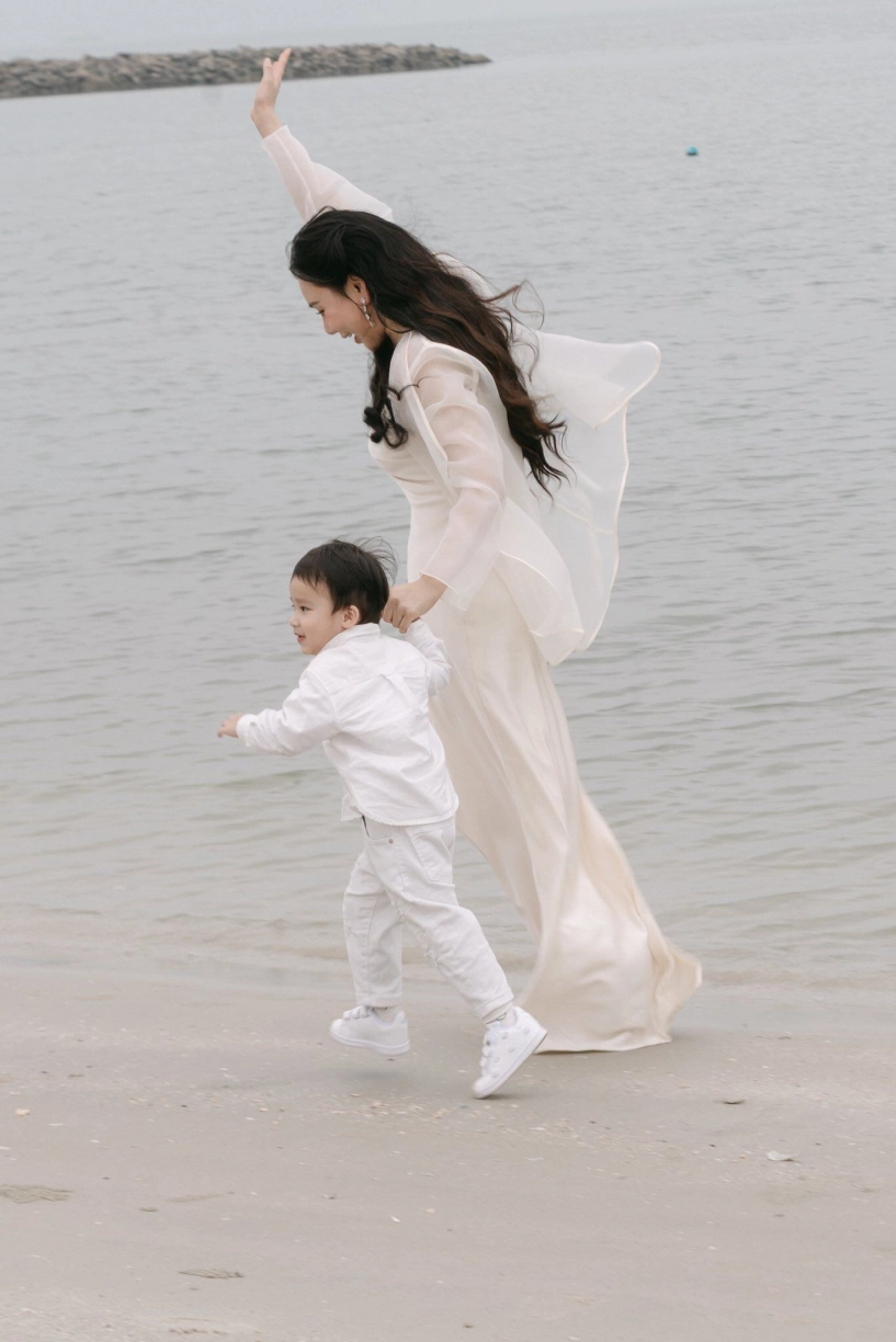 Hồ quỳnh hương hưởng tuần trăng mật với chồng điển trai khoe quý tử đầu lòng rõ nét tuấn tú trông giống hệt bố - 3
