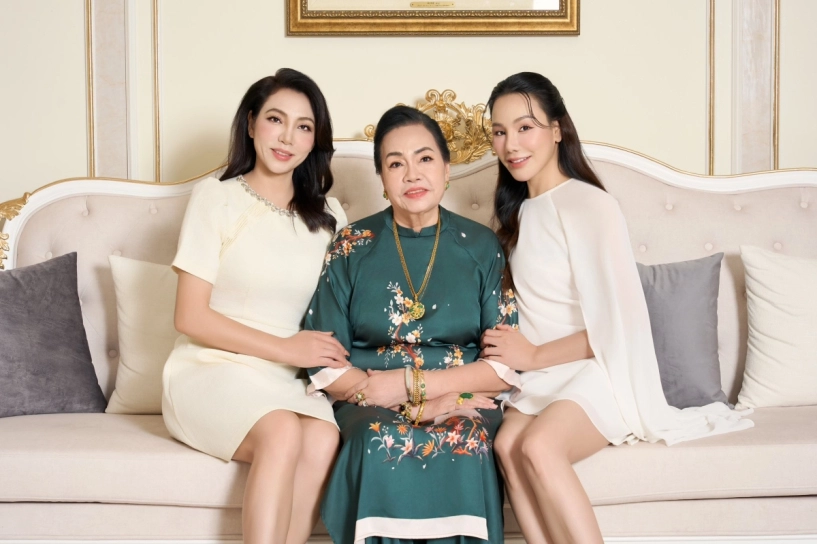 Hồ quỳnh hương khoe chị gái tài sắc kín tiếng - 1