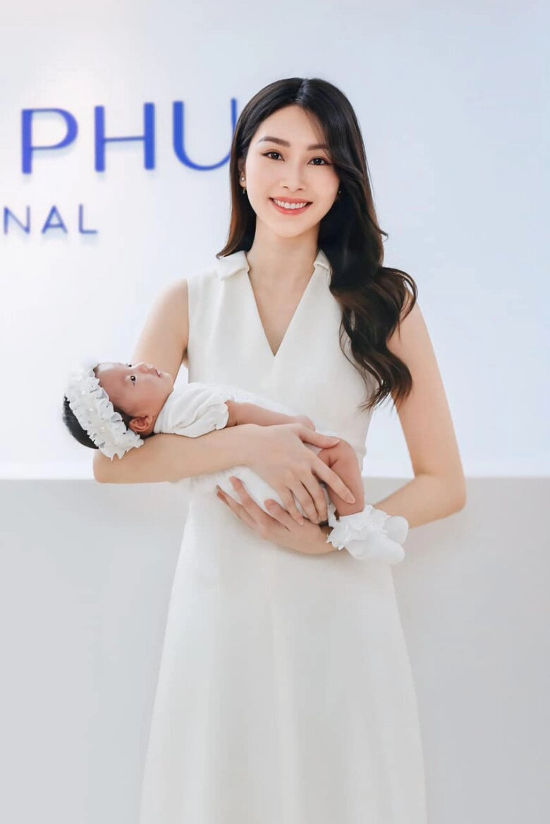 Hoa hậu đặng thu thảo khoe dáng nuột sau khi sinh con thứ 3 cho chồng đại gia ái nữ vừa ra đời đã điệu - 1