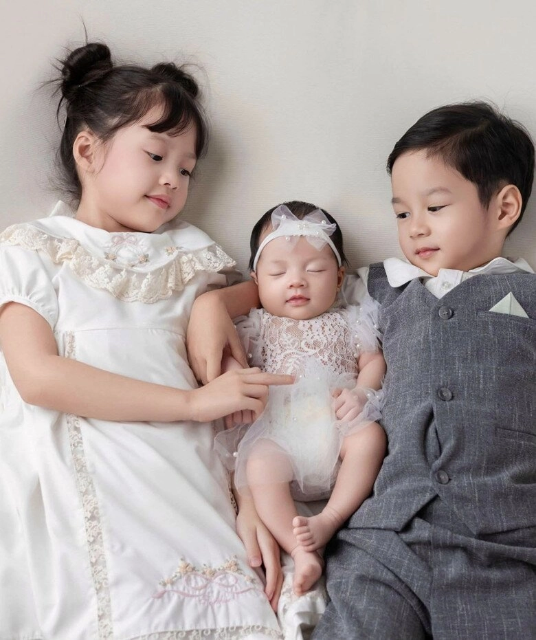 Hoa hậu đặng thu thảo khoe dáng nuột sau khi sinh con thứ 3 cho chồng đại gia ái nữ vừa ra đời đã điệu - 6