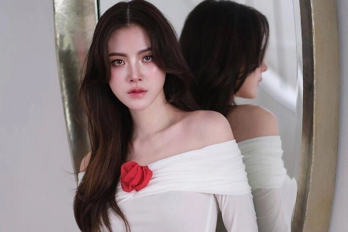 Hoa hậu hoàn vũ thái lan đầu tiên u80 trẻ như 30 tuổi body nóng bỏng thường chăm da bằng thứ quả mọc đầy ở nông thôn - 4