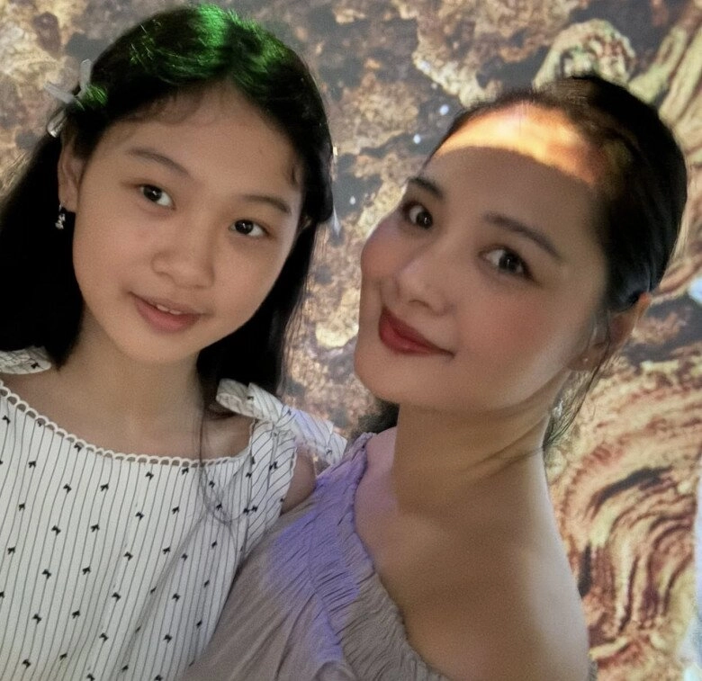 Hoa hậu hương giang khoe con gái lai trung quốc cao gần 1m8 thần thái như nàng thơ biểu diễn tài năng ở sự kiện quốc tế - 5