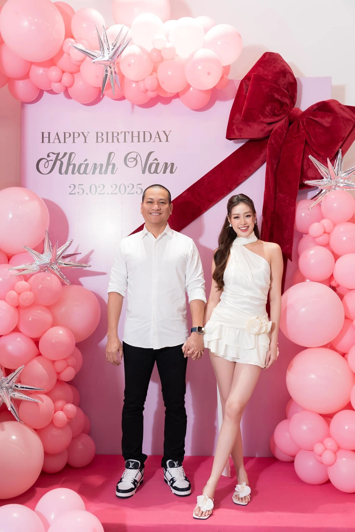 Hoa hậu khánh vân cuồng ông xã hơn 17 tuổi nhiếp ảnh gia nguyễn long hồi nhỏ gương mặt điển trai như diễn viên nhí - 3