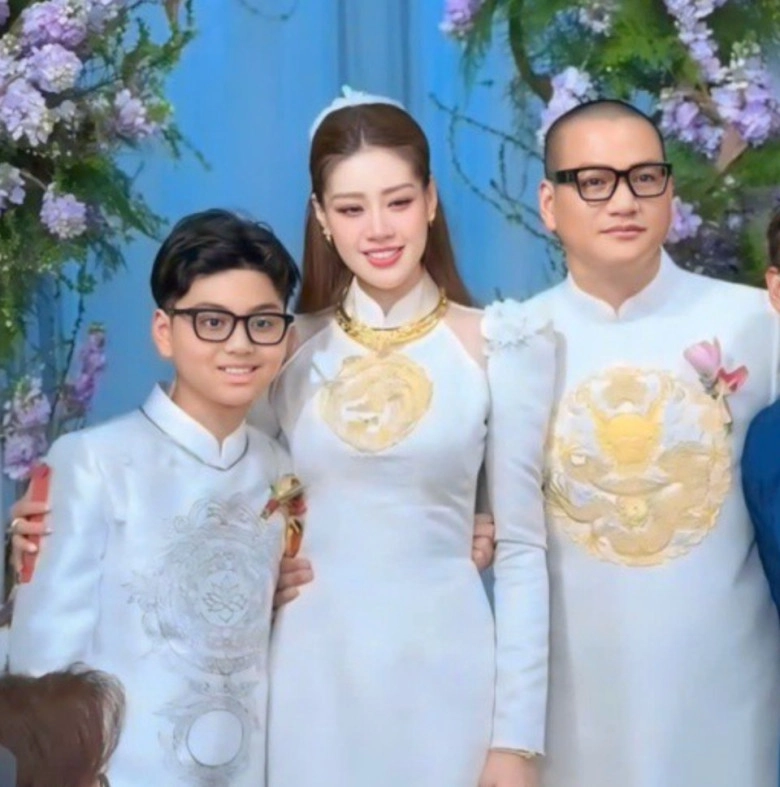 Hoa hậu khánh vân cuồng ông xã hơn 17 tuổi nhiếp ảnh gia nguyễn long hồi nhỏ gương mặt điển trai như diễn viên nhí - 4