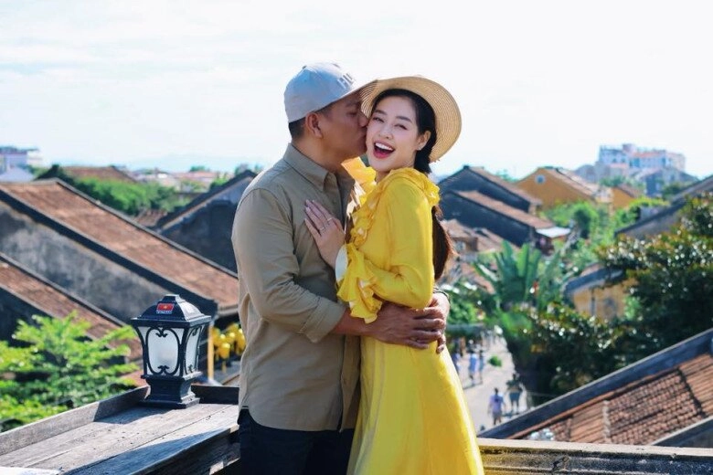 Hoa hậu khánh vân đi đâu cũng có ông xã hơn 17 tuổi hộ tống lâu lâu được chồng hôn liền hí hửng ra mặt - 3