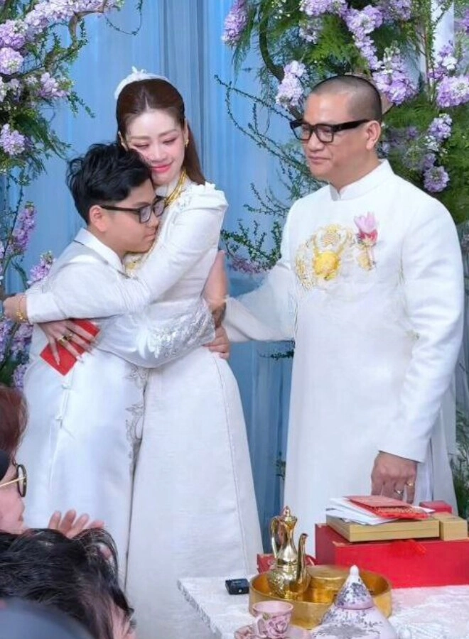 Hoa hậu khánh vân bật khóc vì con riêng của chồng quý tử 11 tuổi giảm cân để làm phù rể cho bố - 3
