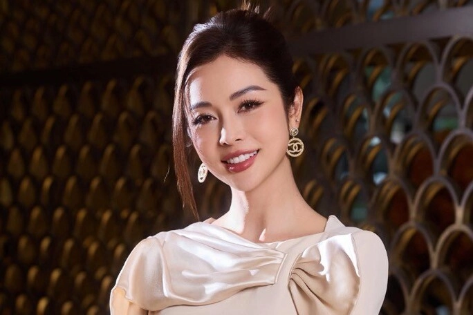 Hoa hậu tái hôn trở thành cháu dâu chủ tịch được mẹ chồng quyền lực cưng chiều nhưng con trai riêng từ chối sống chung - 1