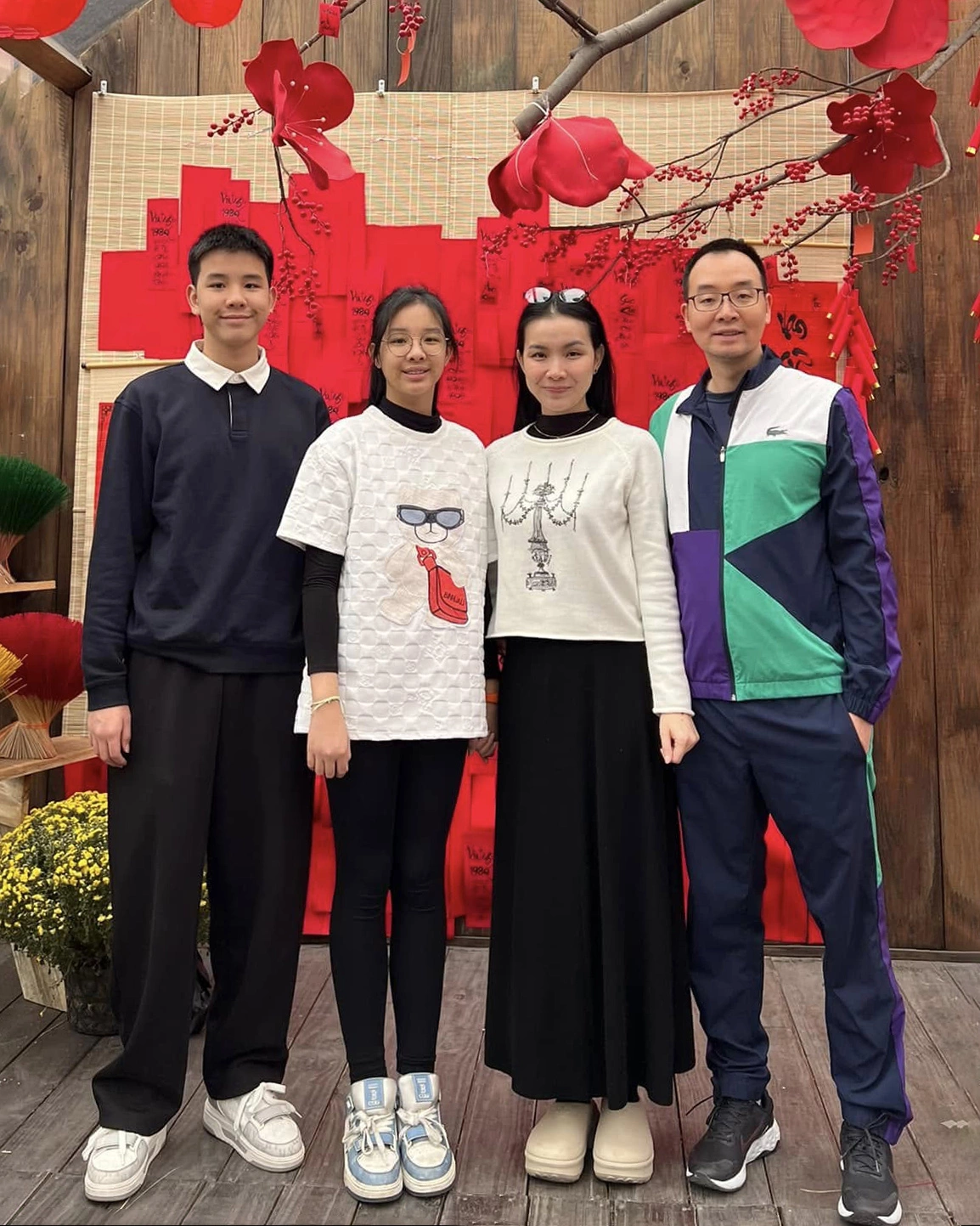 Hoa hậu thùy lâm gây choáng vì 1 ngày tiêu gần 5 triệu đồng được khen ngợi vì đối xử rộng rãi với nhân viên - 6