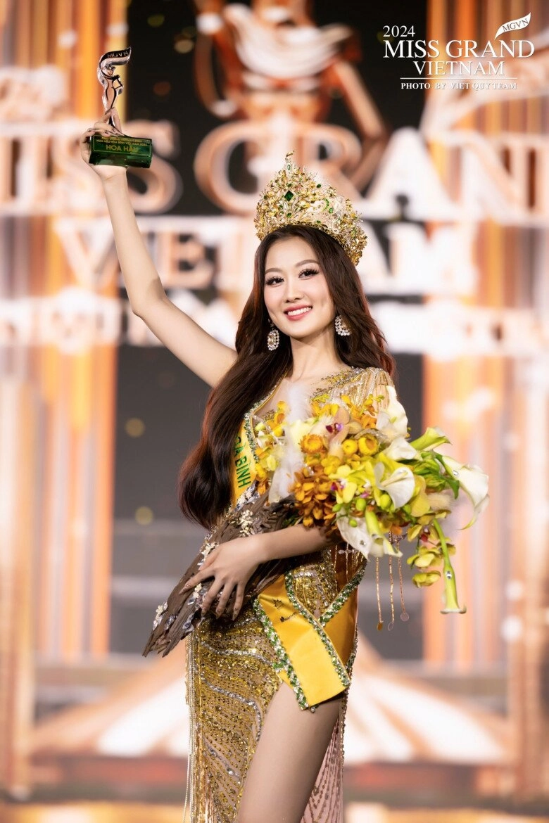 Hoa hậu từng bị ném đá khi vừa lên ngôi nhan sắc sau 1 năm đăng quang thế nào mà được khen hợp miss world - 8