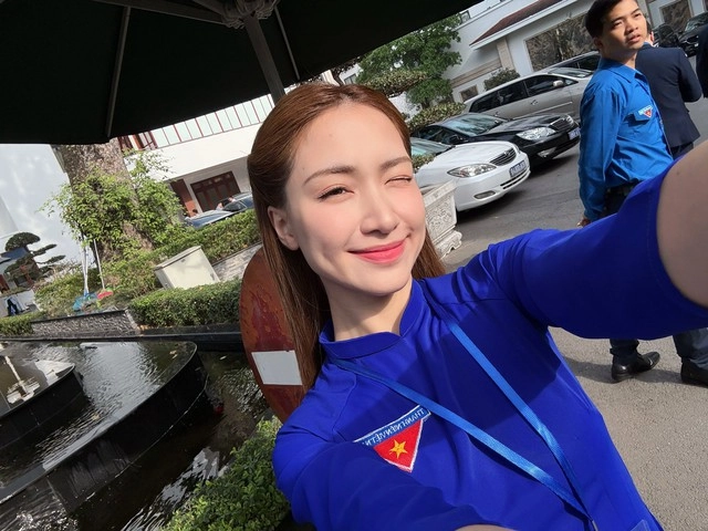 Hòa minzy tự tin khoe mặt mộc với fan ai cũng khen vì quá mịn màng - 5