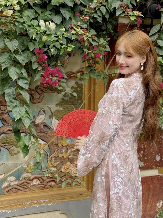 Hòa minzy tự tin khoe mặt mộc với fan ai cũng khen vì quá mịn màng - 8