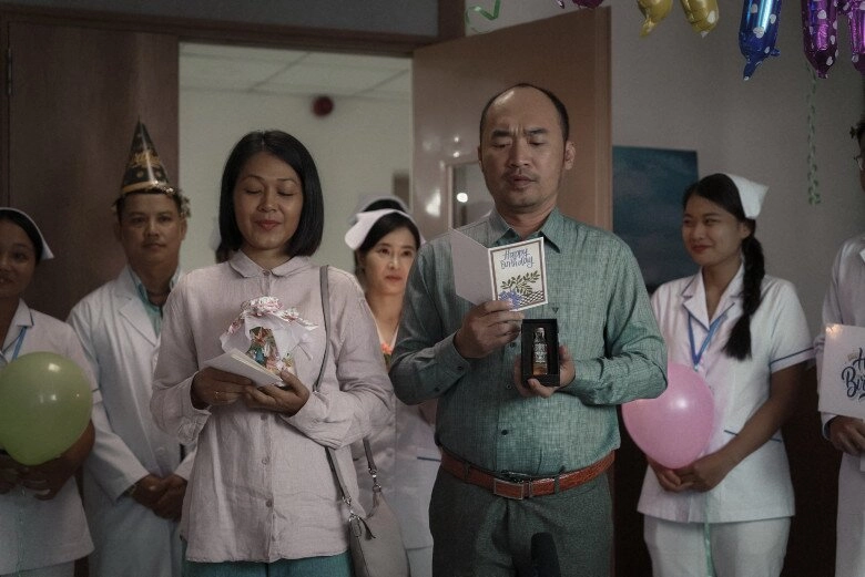 Hoàng hà hóa thành nữ sinh lgbt trong phim 16 tái hợp với người tình avin lu - 10