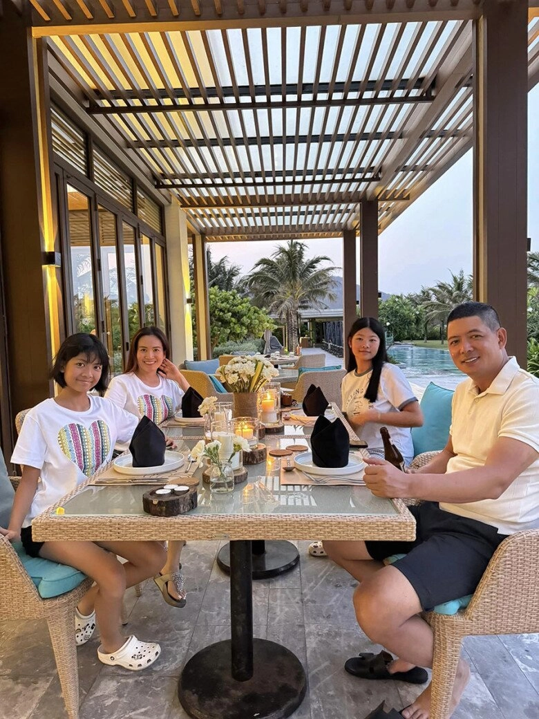 Hoàng thùy linh và 4 quý ông đặc biệt nhất sự nghiệp người điều hành 3 công ty người phải trải qua 20 ca phẫu thuật - 13