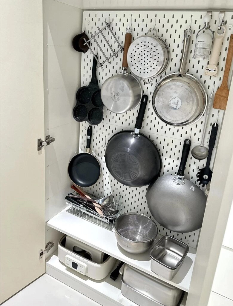 Học hàng xóm lắp 8 tấm bảng lỗ trong nhà không ngờ khả năng lưu trữ gấp đôi thẩm mỹ cũng tăng vọt - 8