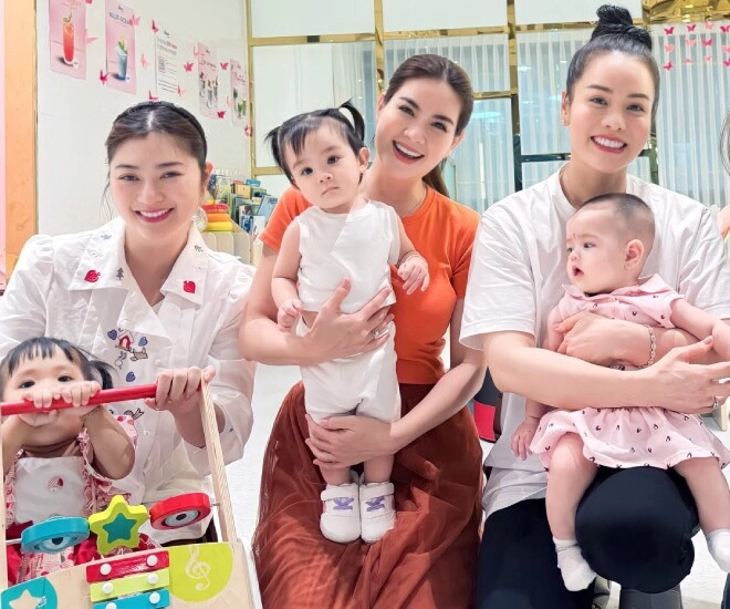 Hội bạn thân toàn mẹ bỉm đình đám vbiz thanh trúc nay mới chịu công khai chồng nhật kim anh sinh con lai - 1
