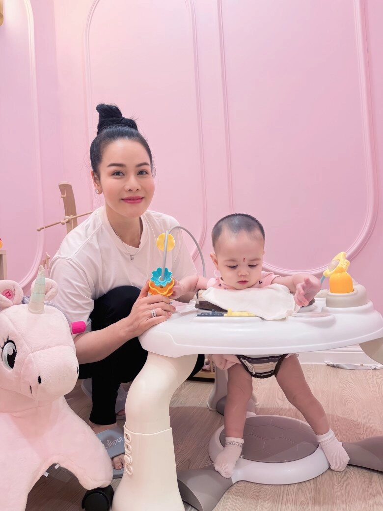 Hội bạn thân toàn mẹ bỉm đình đám vbiz thanh trúc nay mới chịu công khai chồng nhật kim anh sinh con lai - 8