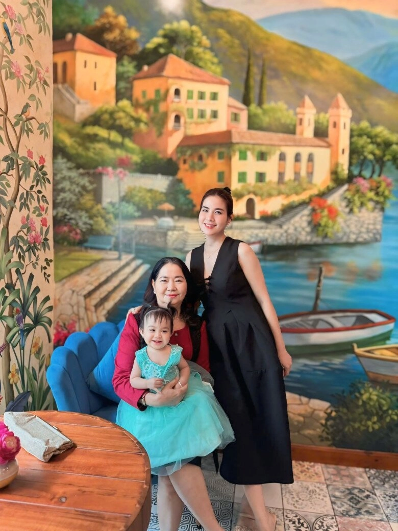 Hội bạn thân toàn mẹ bỉm đình đám vbiz thanh trúc nay mới chịu công khai chồng nhật kim anh sinh con lai - 17