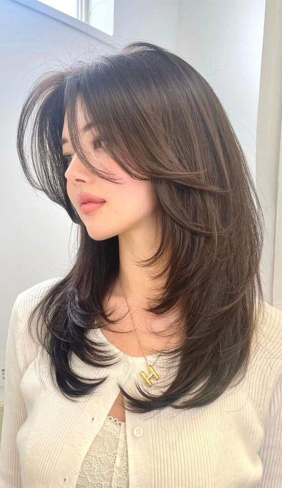 Hội con gái gen z đang mê mệt kiểu tóc cánh bướm vừa dễ vừa khó đẹp nhưng không phải ai cũng để được - 8