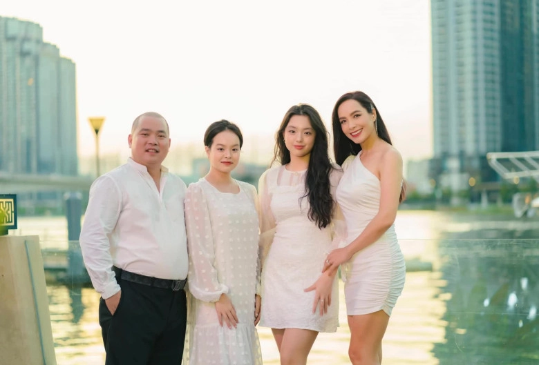 Hội công chúa nhà sao việt chưa đến tuổi trăng rằm đã to cao ngang mẹ con gái út hồng vân mũm mĩm dễ thương - 20