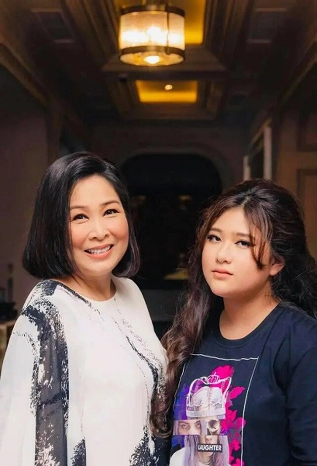 Hội công chúa nhà sao việt chưa đến tuổi trăng rằm đã to cao ngang mẹ con gái út hồng vân mũm mĩm dễ thương - 36