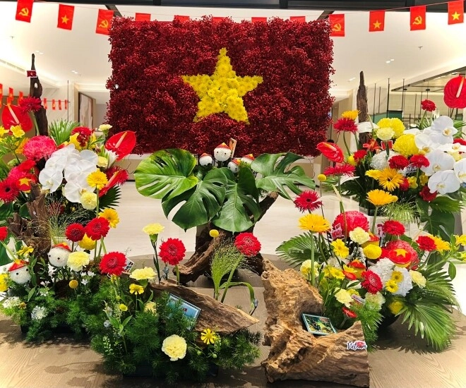 Hội mẹ đảm mạnh tay chi tiền triệu dựng góc yêu nước dịp 29 biến nhà thành không gian ngập tràn sắc cờ hoa - 1