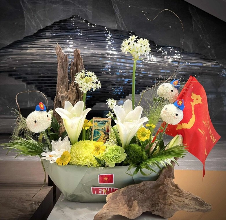 Hội mẹ đảm mạnh tay chi tiền triệu dựng góc yêu nước dịp 29 biến nhà thành không gian ngập tràn sắc cờ hoa - 4