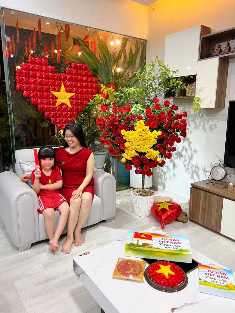 Hội mẹ đảm mạnh tay chi tiền triệu dựng góc yêu nước dịp 29 biến nhà thành không gian ngập tràn sắc cờ hoa - 8
