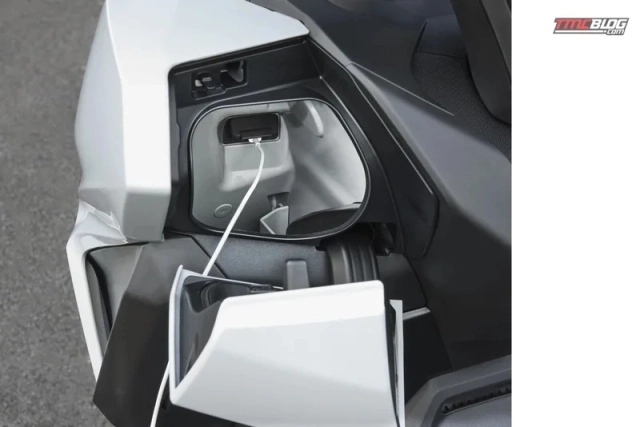 Honda forza 250 2026 ra mắt sang trọng hơn và tiện nghi hơn với giá bán hơn 148 triệu đồng - 9